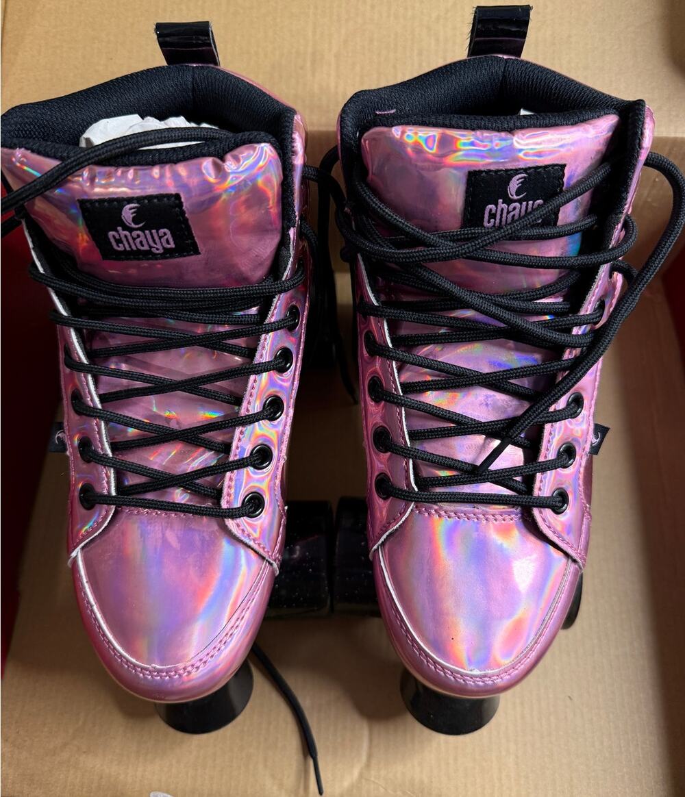 Chaya Vintage Pink Laser Roller Skates 810670 Holographic EU 39 / W8 M7 In Box